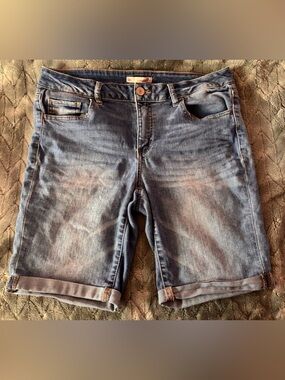 So| Favorite Bermuda low rise denim shorts